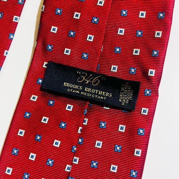 346 Brooks Brothers Pure Silk Elegant Burgundy and White Patterned Tie - Picture 1 of 4